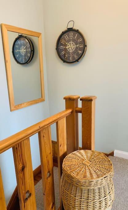 May Cottage - Heart Of Vibrant Village & 10 Mins Walk To Beach Милфорд-он-Си Экстерьер фото